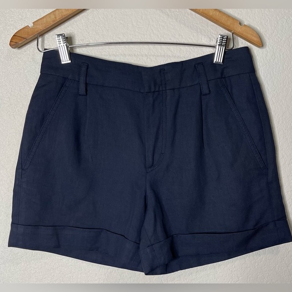 Vince Navy Tailored Linen Pleated Cuffed Hem Shorts Size 4 - Picture 1 of 7
